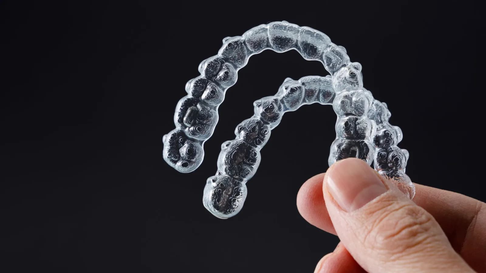 Unsichtbare Zahnschienen (Aligner) – Zähne begradigen fast unsichtbar