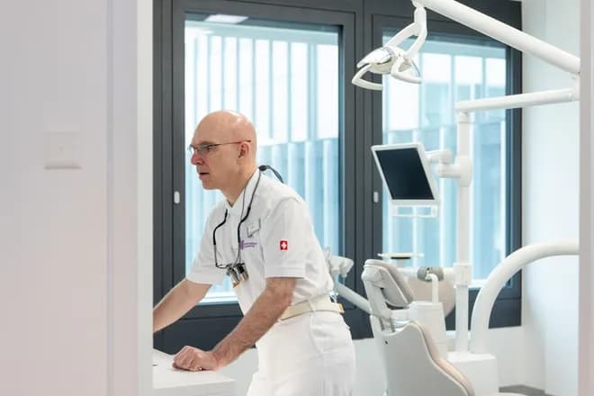 Zahnersatz und Implantate in Bern und Köniz